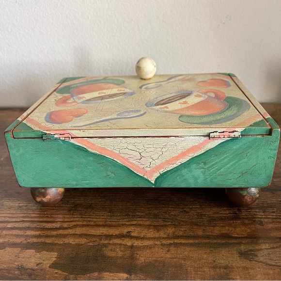 Tramp Art Wood Cigar Box Storage Hand Painted - Picture 12 of 12